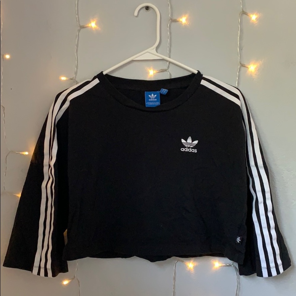 Slightly cropped adidas top